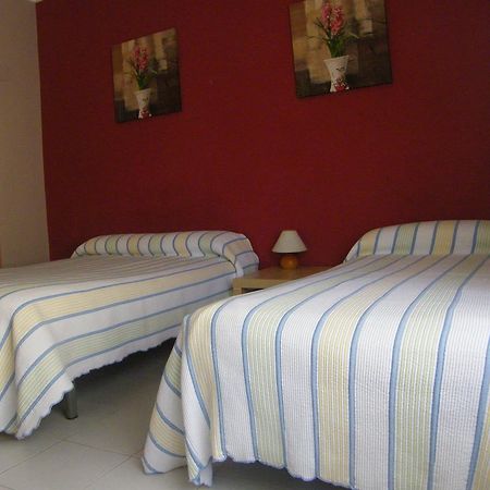Pension Corona ซาราโกซา ภายนอก รูปภาพ