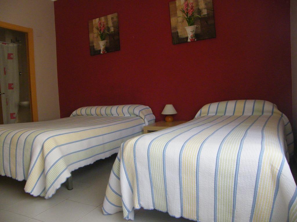 Pension Corona ซาราโกซา ภายนอก รูปภาพ