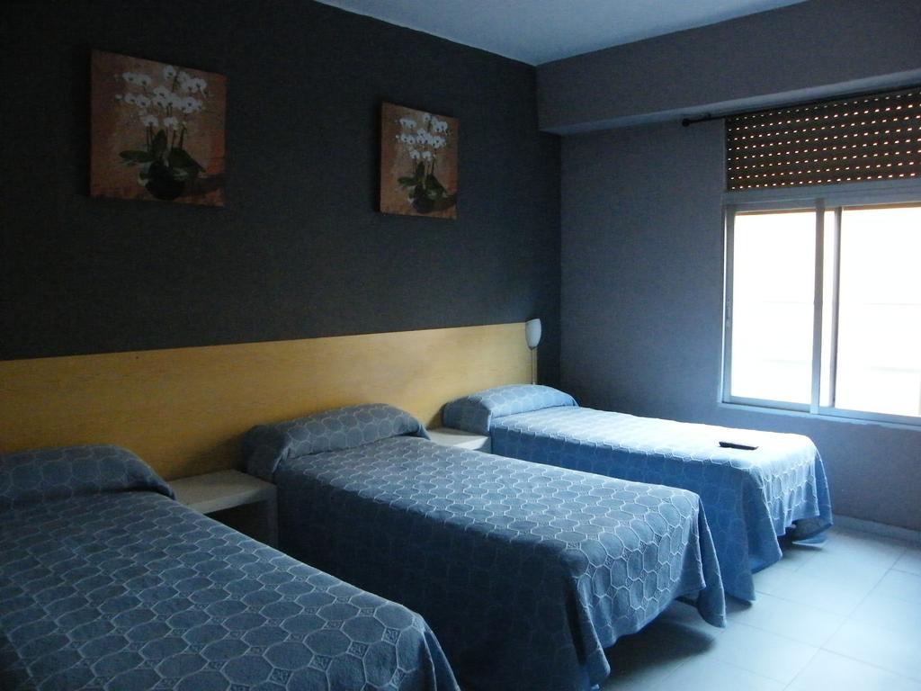 Pension Corona ซาราโกซา ภายนอก รูปภาพ